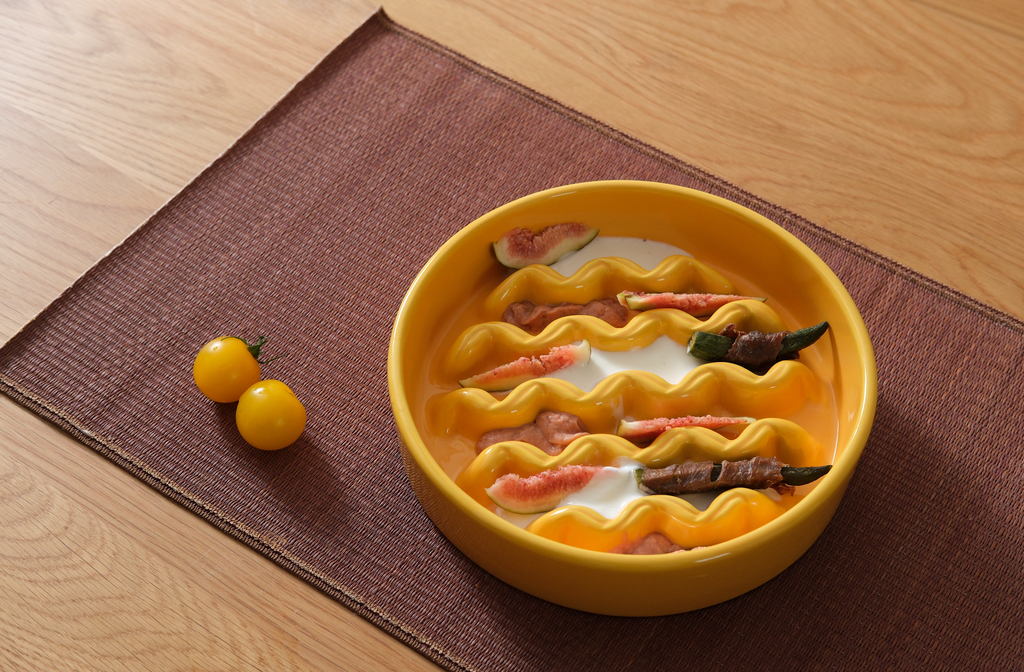 Macaroni Slow Feeder Dog Bowl – Ceramic, Non-Slip, Optional Wood Stand