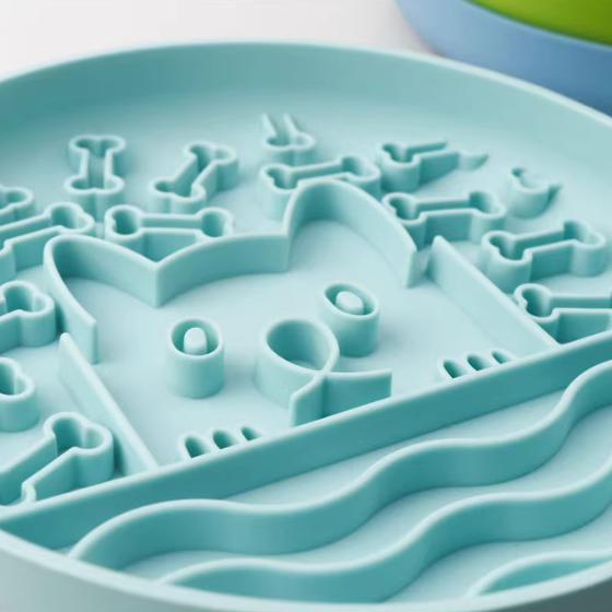 Silicone Slow Feeder Lick Mat – Suction Cup Non-Slip Enrichment Mat | Milou & Lumi